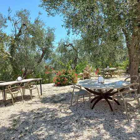 Hmo Glamping & In Vignanotica Маттината